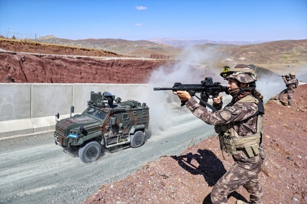 Foto - Afgan göçüne özel önlem alındı! Özel Harekat görev başında