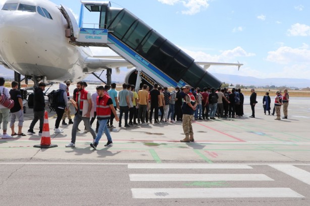 Foto - Afganistan uyruklu 227 düzensiz göçmen ülkelerine gönderildi