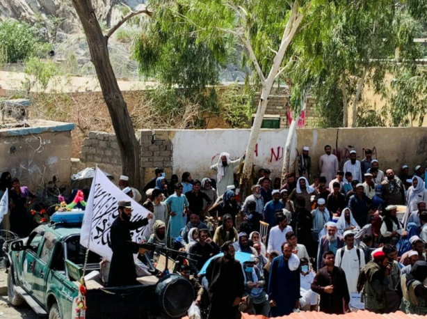 Foto - Afganistan'da 6 gizemli uçak! Hangi ülkeye ait olduğu ortaya çıktı