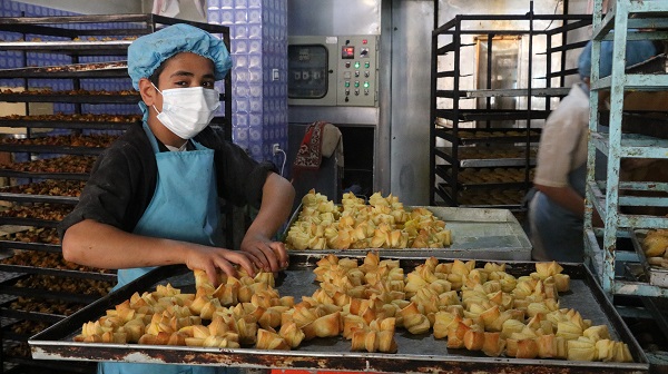 Foto - Afganistan’da Ramazanın vazgeçilmezi! Bu tatlı yoksa sofraya oturmuyorlar