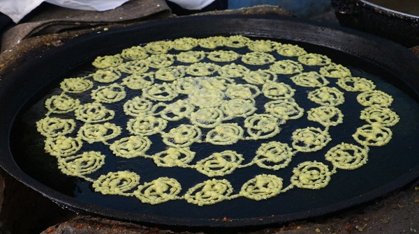 Afganistan’da Ramazanın vazgeçilmezi! Bu tatlı yoksa sofraya oturmuyorlar