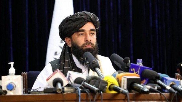 Foto - Afganistan'da son dakika gelişmesi! Havalimanına inen iki uçak apar topar ayrıldı