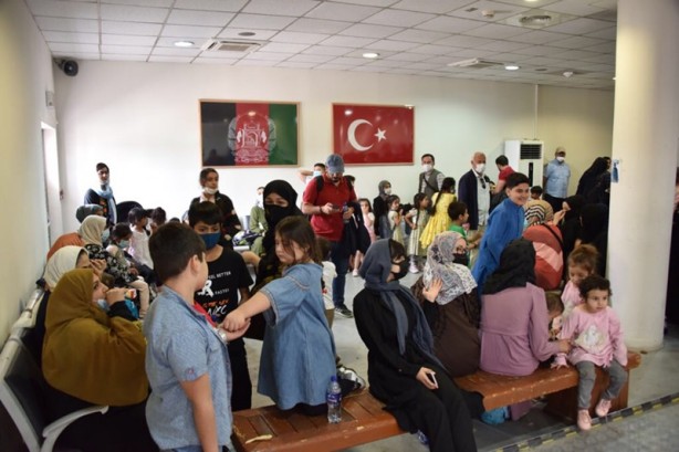 Foto - Afganistan'daki 200’ü aşkın Türk vatandaşı için havalandı! 'Uçan kale' ile tahliye operasyonu