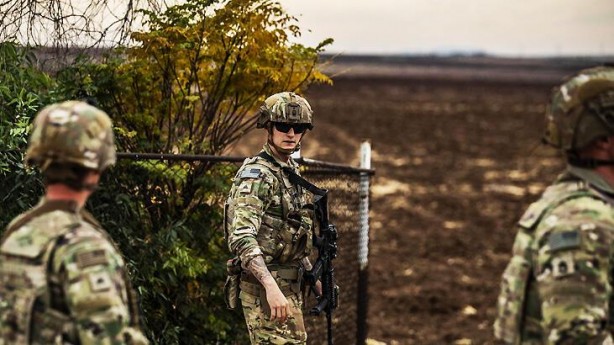 AFP görüntüleri bütün dünyaya servis etti! Türkiye sınırındalar… Mesafe 5 km