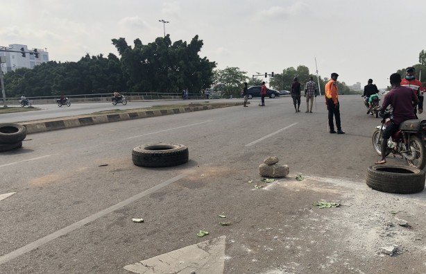 Foto - Afrika ülkesinde görülmemiş olay: Hükümet 'zam yok' dedi! Yollar kapandı