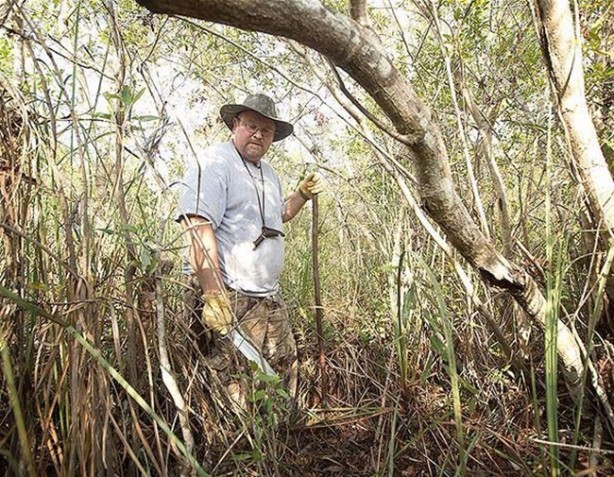 Foto - Afrika yerlilerinin inanılmaz piton avı!