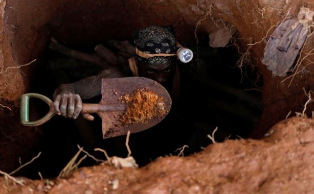 Afrika'da Çin'e madencilik şoku! Askıya aldılar