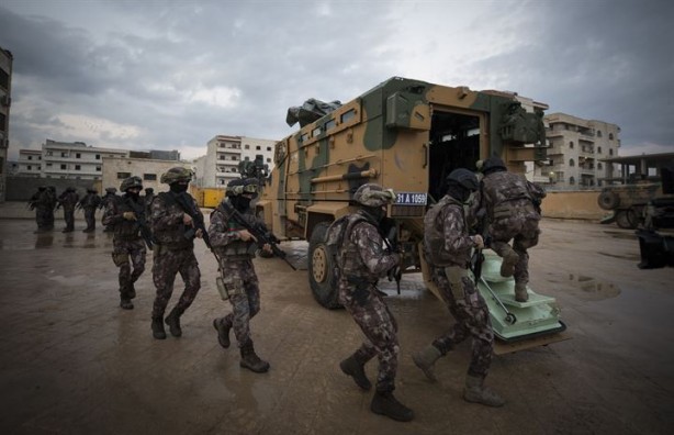 Foto - Afrin'de güvenlik özel harekata emanet