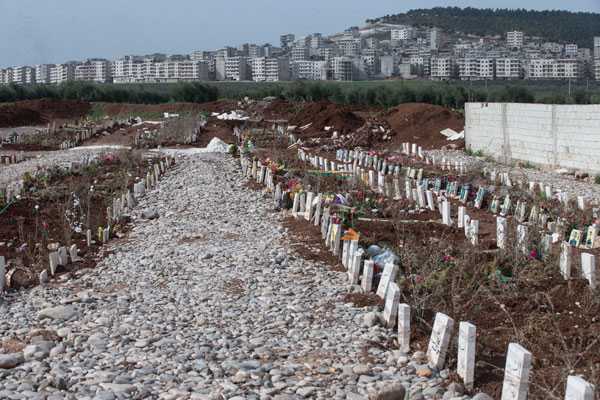 Foto - Afrin'de yüzlerce terörist mezarı bulundu