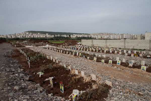 Foto - Afrin'de yüzlerce terörist mezarı bulundu
