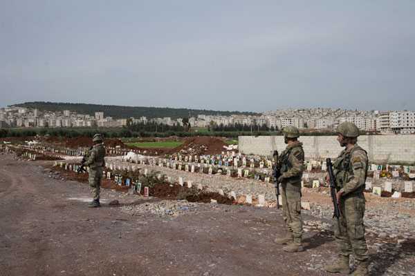 Foto - Afrin'de yüzlerce terörist mezarı bulundu