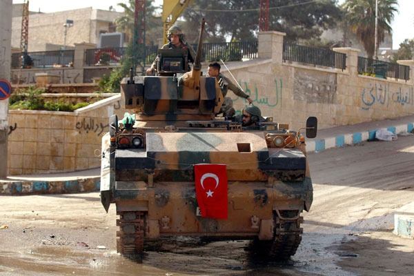Foto - Afrin'den görüntüler gelmeye devam ediyor! Türk askeri çatıda