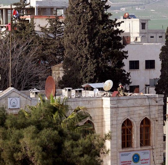 Afrin'den görüntüler gelmeye devam ediyor! Türk askeri çatıda