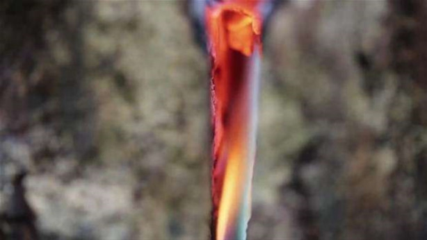 Foto - Ağaç kütüğünü ocağa çevirdi!