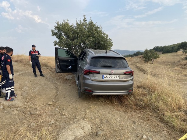 Ağaca çarpan otomobilden vahşet çıktı