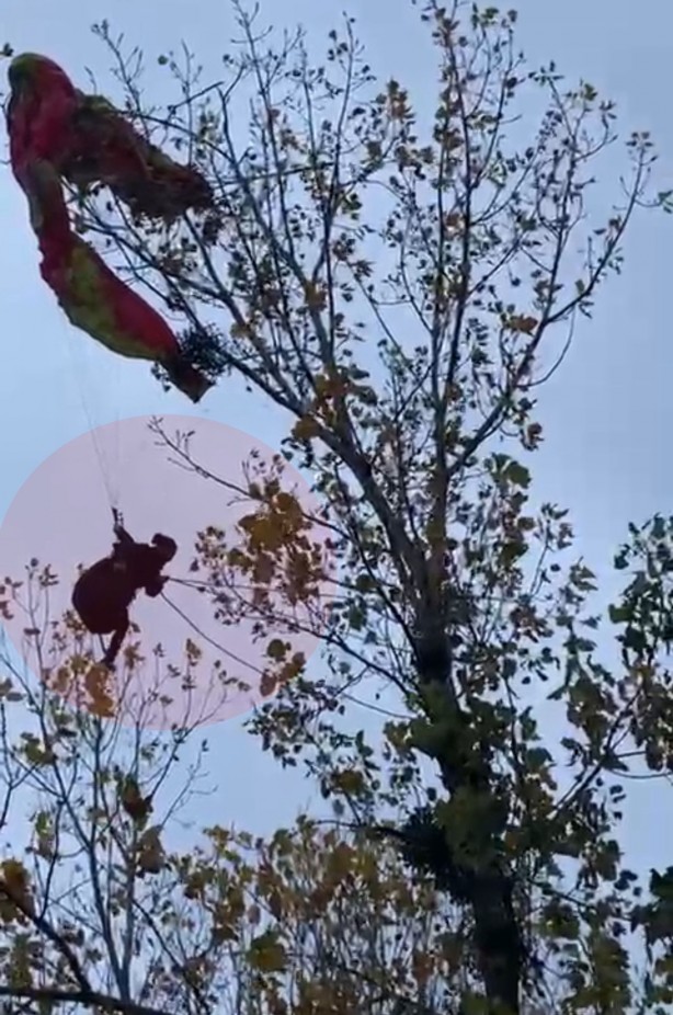 Foto - Ağaçta 2. 5 saat asılı kalmıştı! O paraşütçü konuştu!