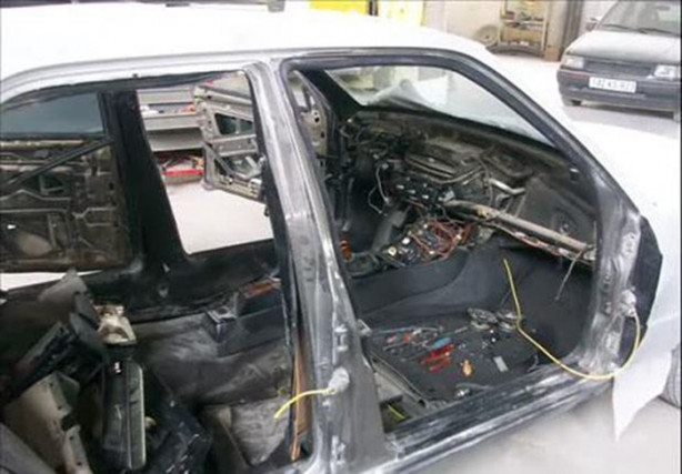 Foto - Ağır bir kazaya karışınca hurdaya çıktı ama...