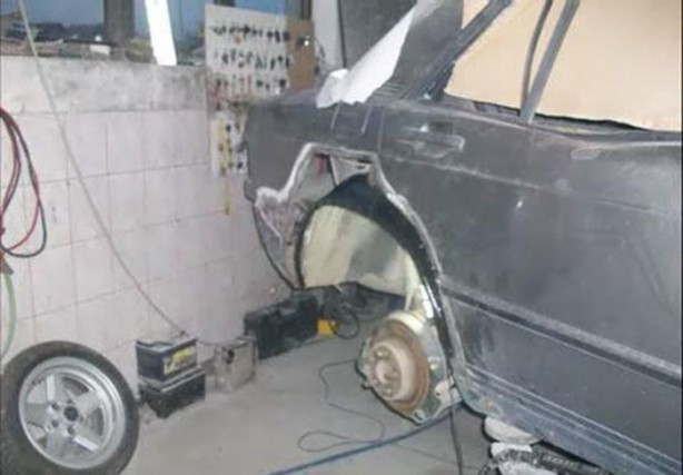 Foto - Ağır bir kazaya karışınca hurdaya çıktı ama...