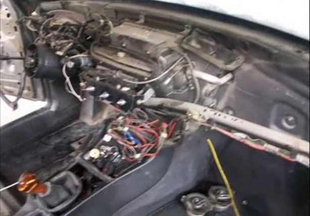 Foto - Ağır bir kazaya karışınca hurdaya çıktı ama...