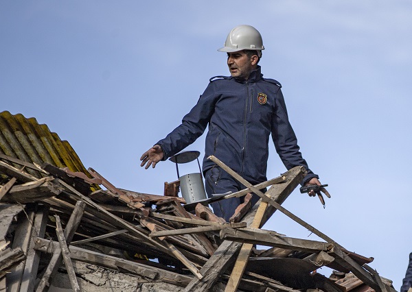 Foto - Ağır hasarlı 6 katlı bina çöktü! Enkazda kalan var mı? 