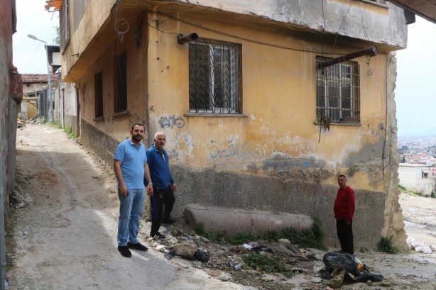 Ağır hasarlı binadan neler çıktı... "Korumaya alınsın" 