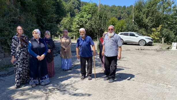 Foto - Ağır tonajlı araçlardan bezen mahalleli yolu trafiğe kapattı