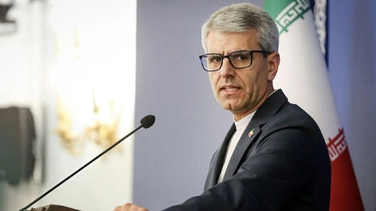 Foto - Ağızlarını bıçak açmamıştı! İran’dan, Azerbaycan’daki başörtü yasağına ilişkin resmi açıklama