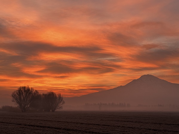 Ağrı Dağı'nda gün doğumu