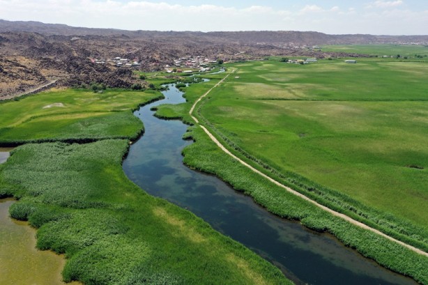 Foto - Ağrı Dağı'ndaki buzullar eridi! Ortaya bu görüntüler çıktı