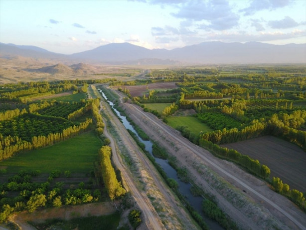 Foto - Ağrı Dağı'nın etekleri turistleri büyülüyor