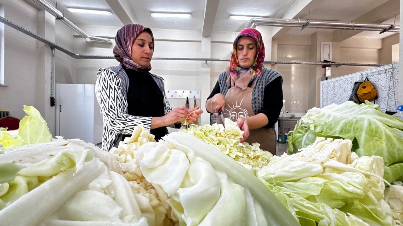 Foto - Ağrı’da ata tohumuyla turşu yapımını sürdüren kadınlar talebe yetişemiyor: Talep yağıyor