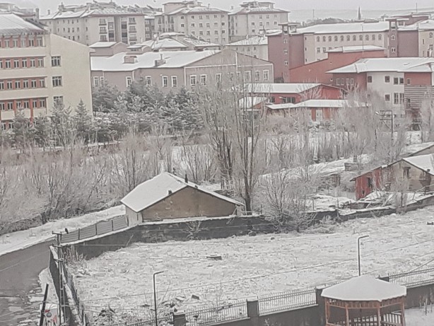 Foto - Ağrı'da Mart sonunda kar yağışı