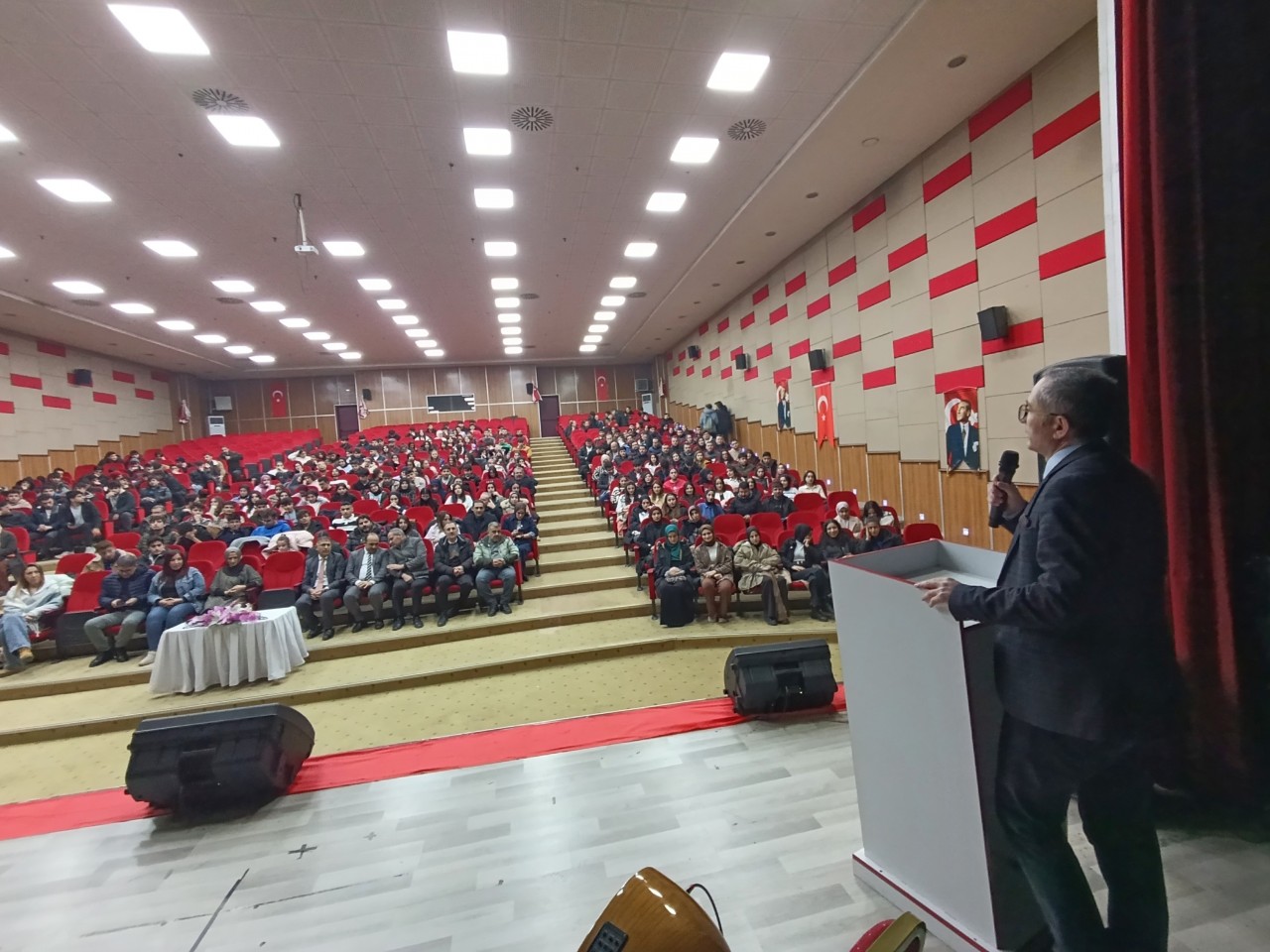 Foto - Ağrı'da üniversite sınavına hazırlanan öğrenciler için moral konseri düzenlendi