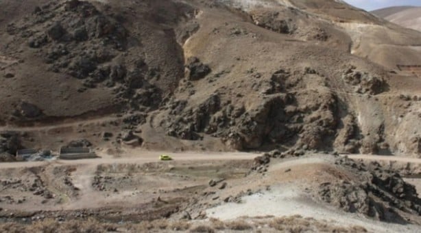 Foto - Ağrı'daki altın rezervinde inanılmaz görüntüler! Taşın içi altın dolu