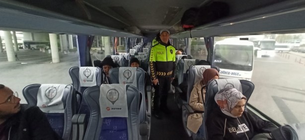 Foto - Ağrı'daki kaza sonrası trafik ekipleri harekete geçti