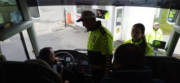 Foto - Ağrı'daki kaza sonrası trafik ekipleri harekete geçti