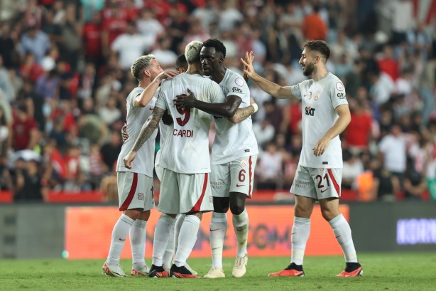 Foto - Ağzındaki baklayı çıkardı.. Galatasaray'da büyük tedirginlik başladı! Sonu ne olacak?