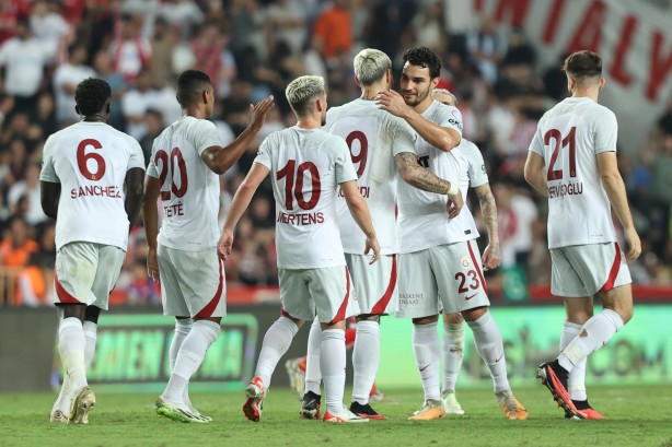 Foto - Ağzındaki baklayı çıkardı.. Galatasaray'da büyük tedirginlik başladı! Sonu ne olacak?