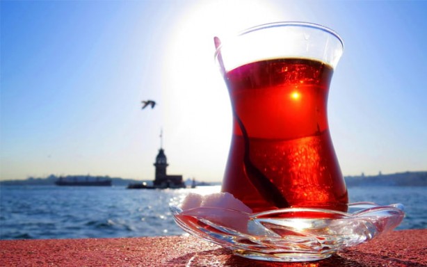 Foto - Ağzının tadını bilen, çayı böyle demler! Tavşan kanı çayın sırrı ustasından geldi! Semaver tadını aratmıyor