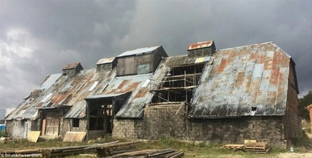 Ahırı eve dönüştürdü!