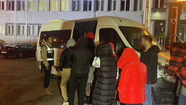 Foto - Ahlaksız şerefsizlere operasyon! Asın bunları millet kurtulsun