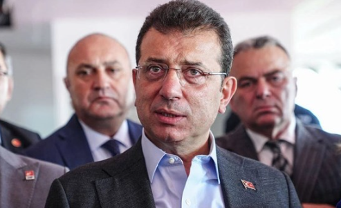 Ahlaksız, yalancının, sahtekarın tekisin, Ekrem