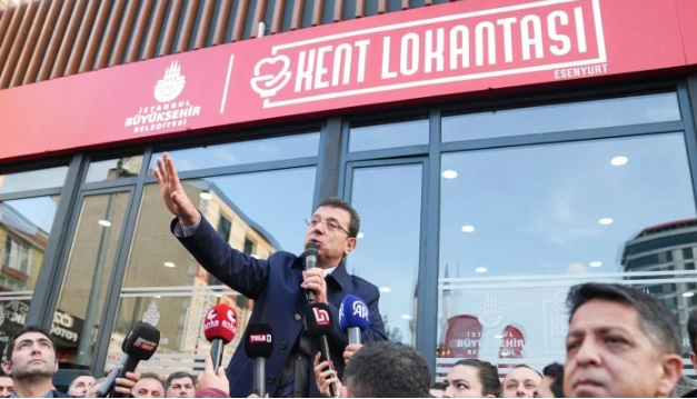 Foto - Ahlaksız, yalancının, sahtekarın tekisin, Ekrem