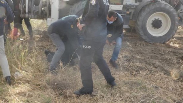 Foto - Ahlaksızlığın yuvasının yıkımına böyle engel olmaya çalıştılar