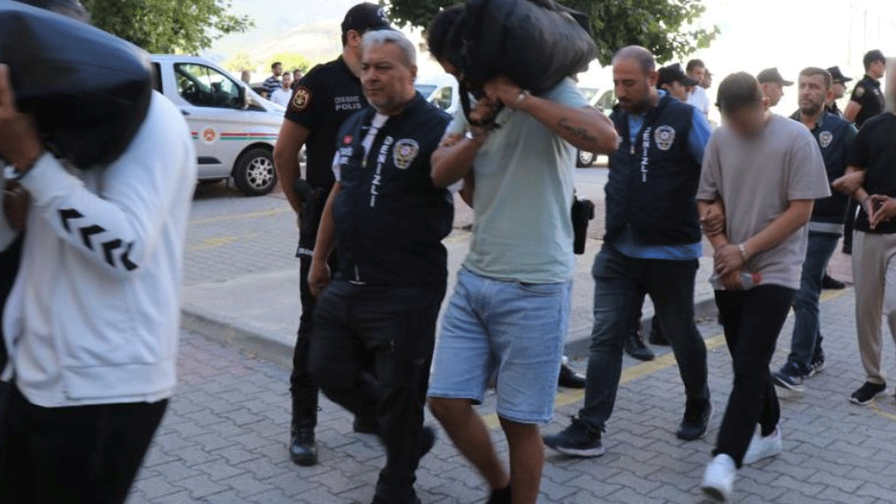 Foto - Ahlaksızlık peşinde koşarken bakın başlarına ne geldi: Uçkur düşkünlerine unutamayacakları ders!