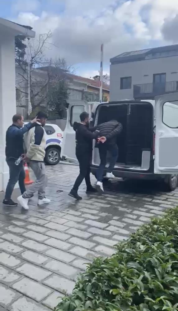 Ahlaksızlıkta son nokta! Ekmeğin içine bile bakın ne koymuşlar