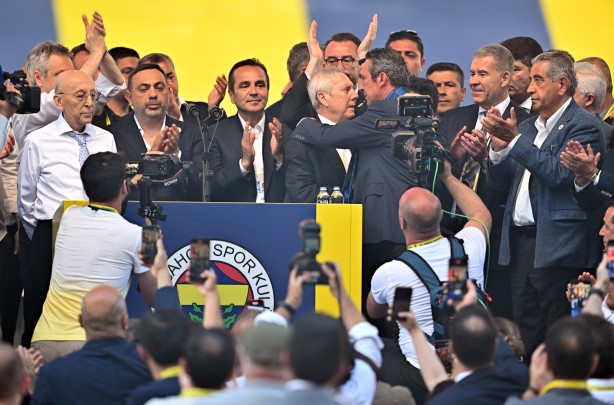 Foto - Ahmet Çakar, Ali Koç'u kutlamadı: Aziz Yıldırım için ise bakın ne dedi! Müthiş tespit...