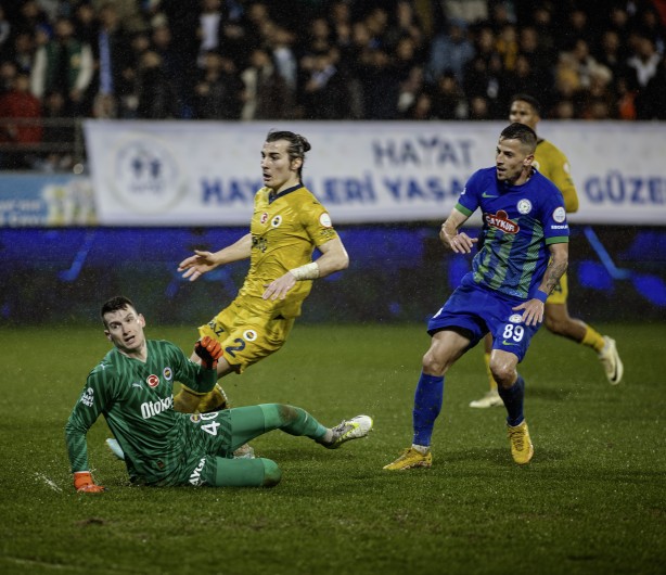 Foto - Ahmet Çakar Çaykur Rizespor-Fenerbahçe maçını değerlendirdi! "Maçı kaybetseydi..."