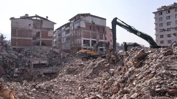 Foto - Ahmet Çakar'dan şok iddia: Kariyerimin en riskli konuşmasını yapıyorum ama depremi oradan tetiklediler