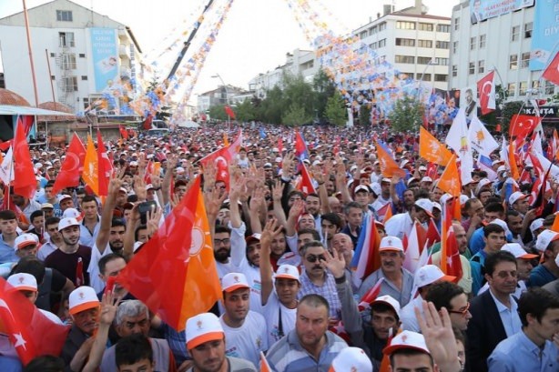 Foto - Ahmet Davutoğlu Türkiye'yi il il gezdi